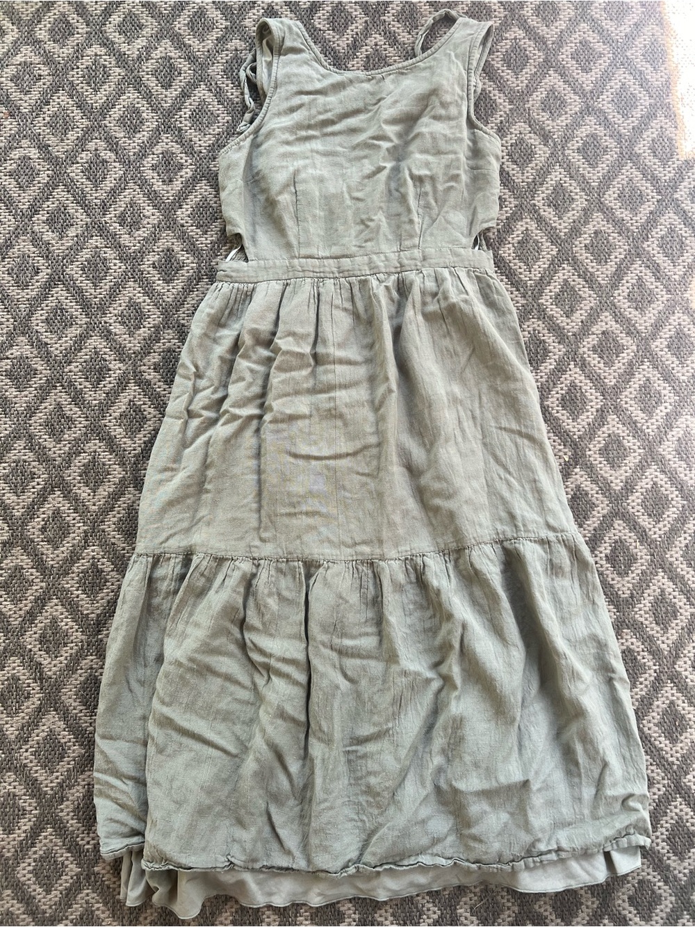 Jopna Sleeveless Tiered Dress in Sage Green